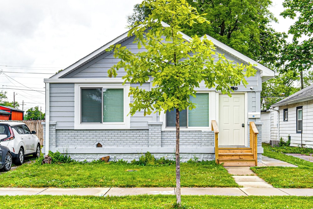 4 Mi to Dtwn Indianapolis: Quiet Apartment w/ Yard