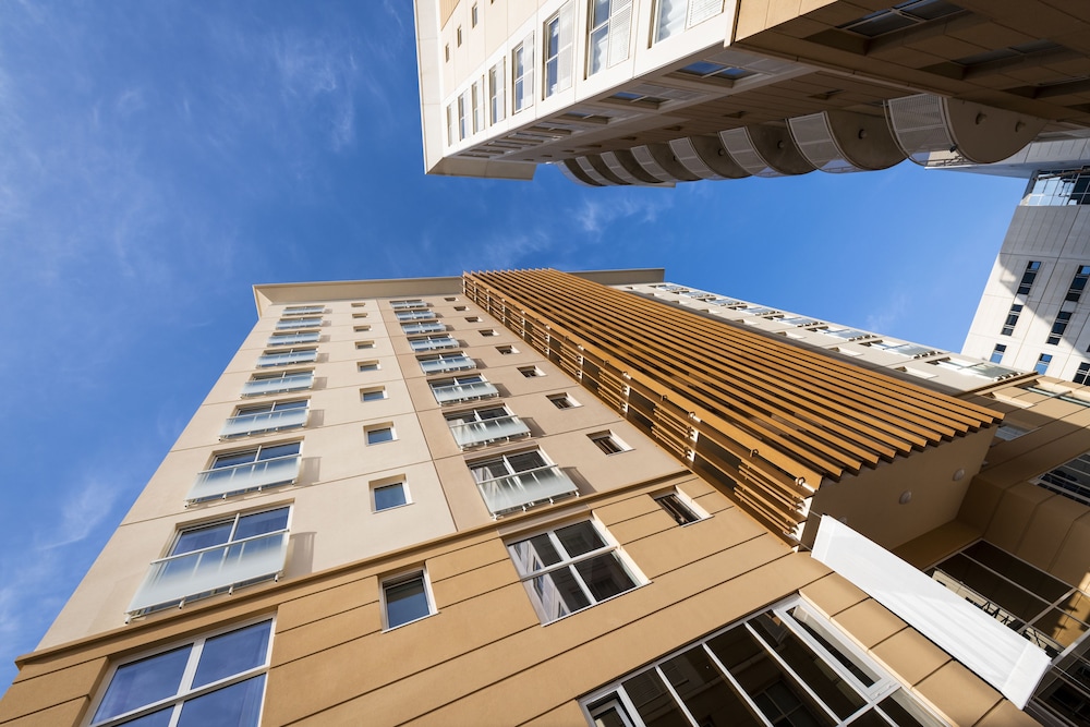 Bentley Holiday Apartments - West One view 4