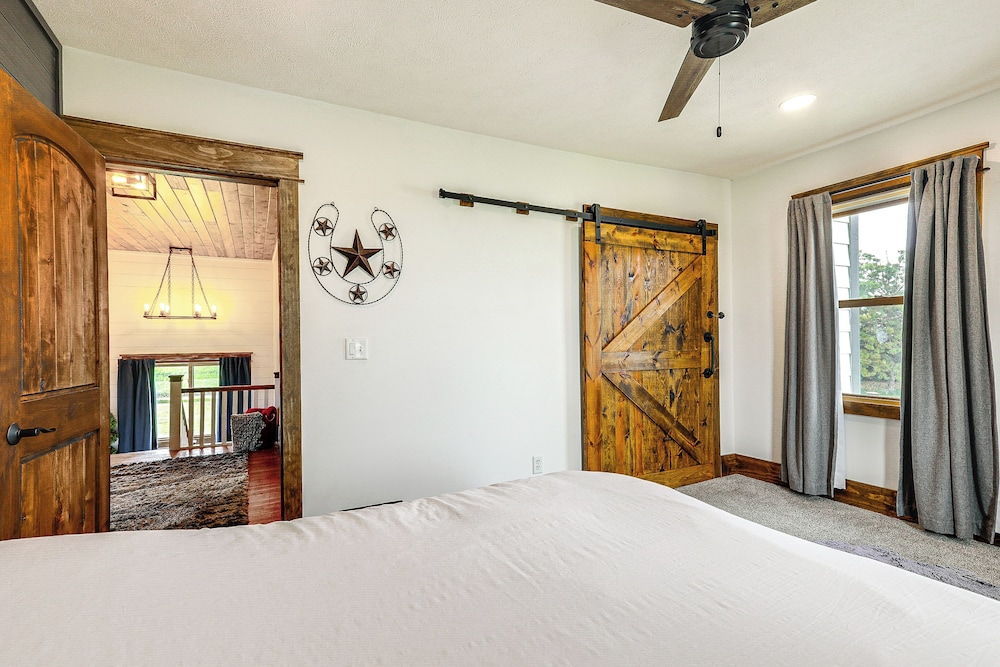 Miscellaneous Market Vacations - Family-friendly Seward Home w/ Sauna  Pool! - Property Image 3