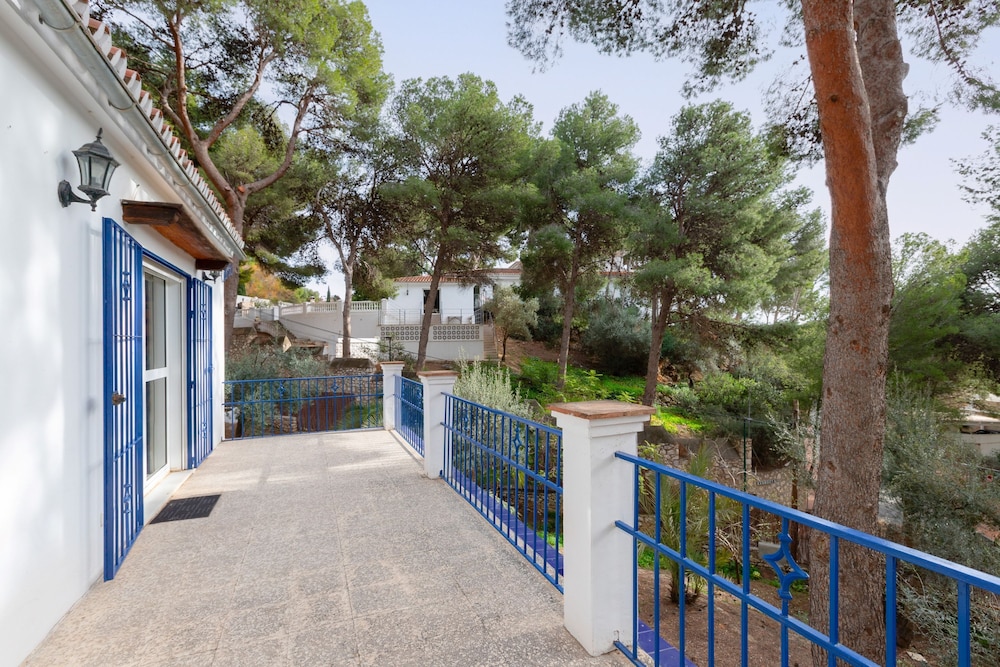 Axarqu a in Malaga With 2 Bedrooms and 1 Bathrooms