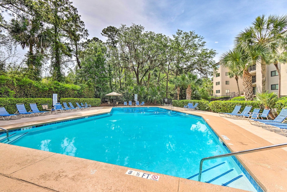 Easy Beach Access! Walkable Hilton Head Condo