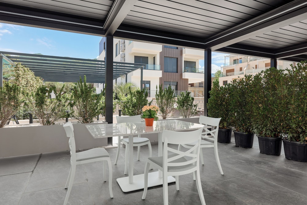 Dimitris Residence