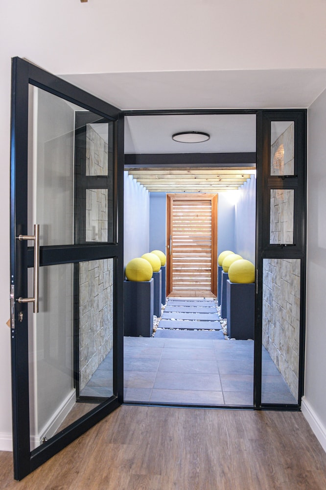 Bessie on Vondeling - Relax in Style at Bessie, Langebaan's Coziest Holiday Home