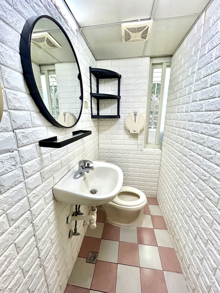 Ximen Triple Tiger Hostel