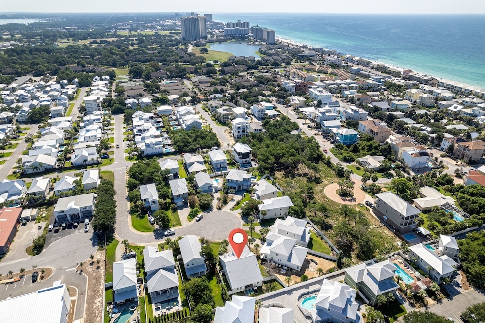 Resting Beach Place 4 Bedroom Home by RedAwning view 3