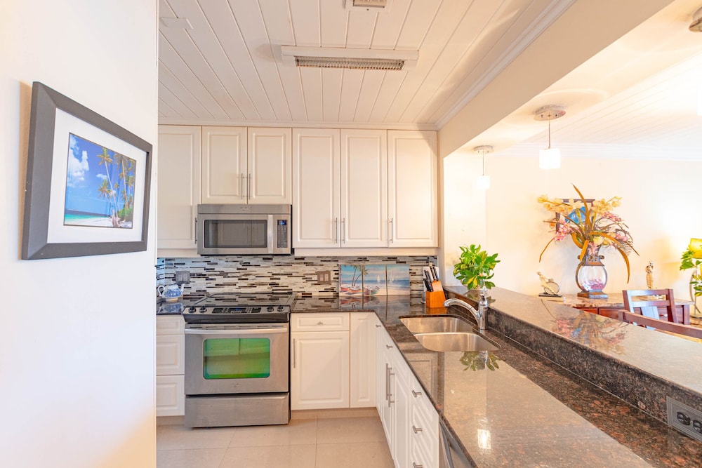 Delaporte 12 Ocean Front Townhome - Pool