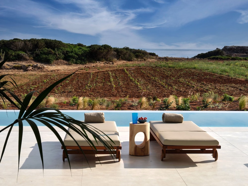 Luxury Villa Serenely