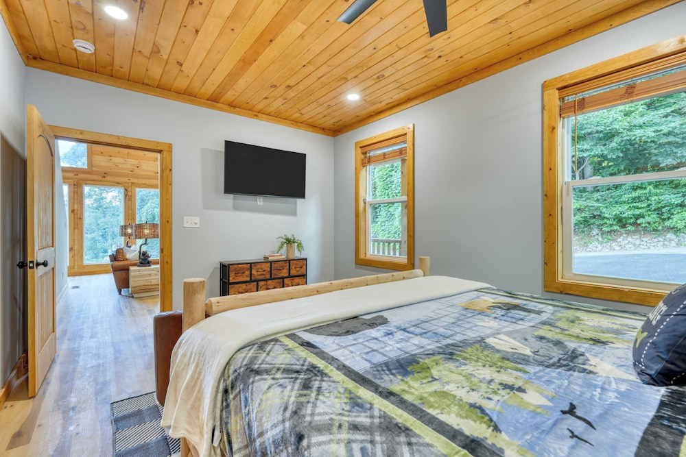 Hot Tub, Game Room & Views Near Downtown Gatlinburg Perfect Too by Avantstay