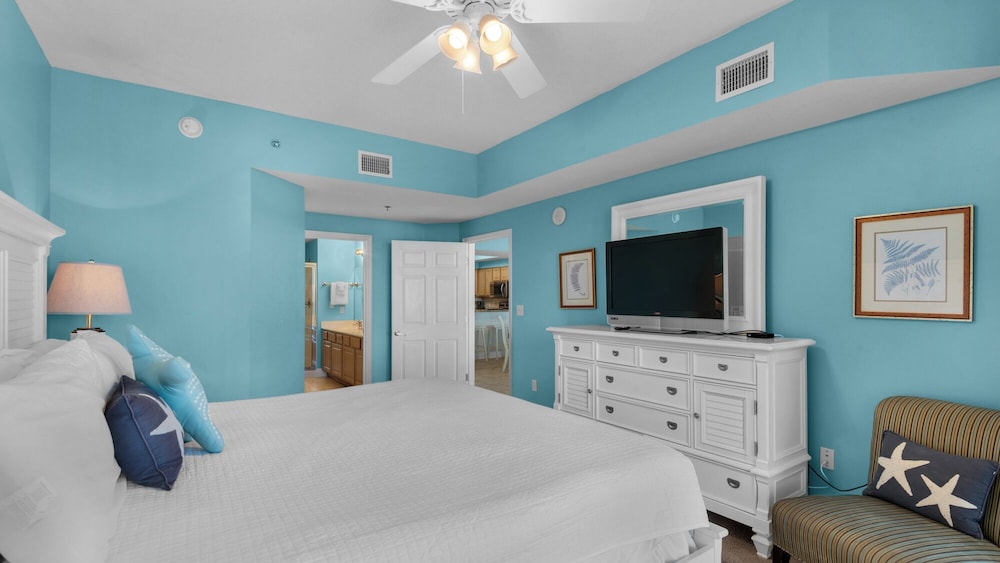 Prime Gulf View Condo Near top Attractions, Dining, & Beach Fun!