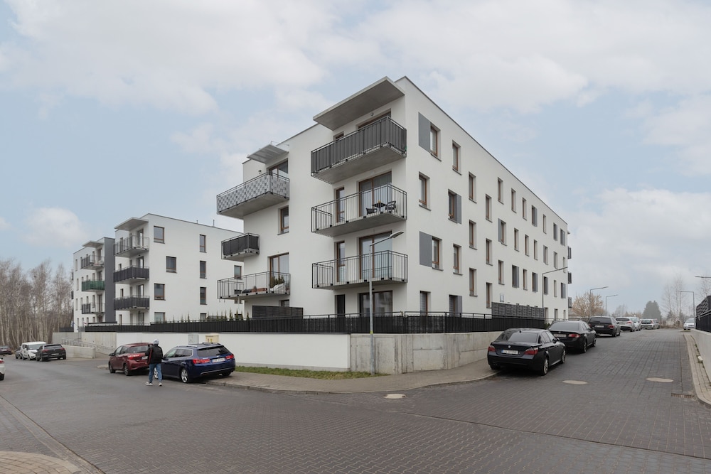 Piaseczno Modern Apartment by Renters view 2