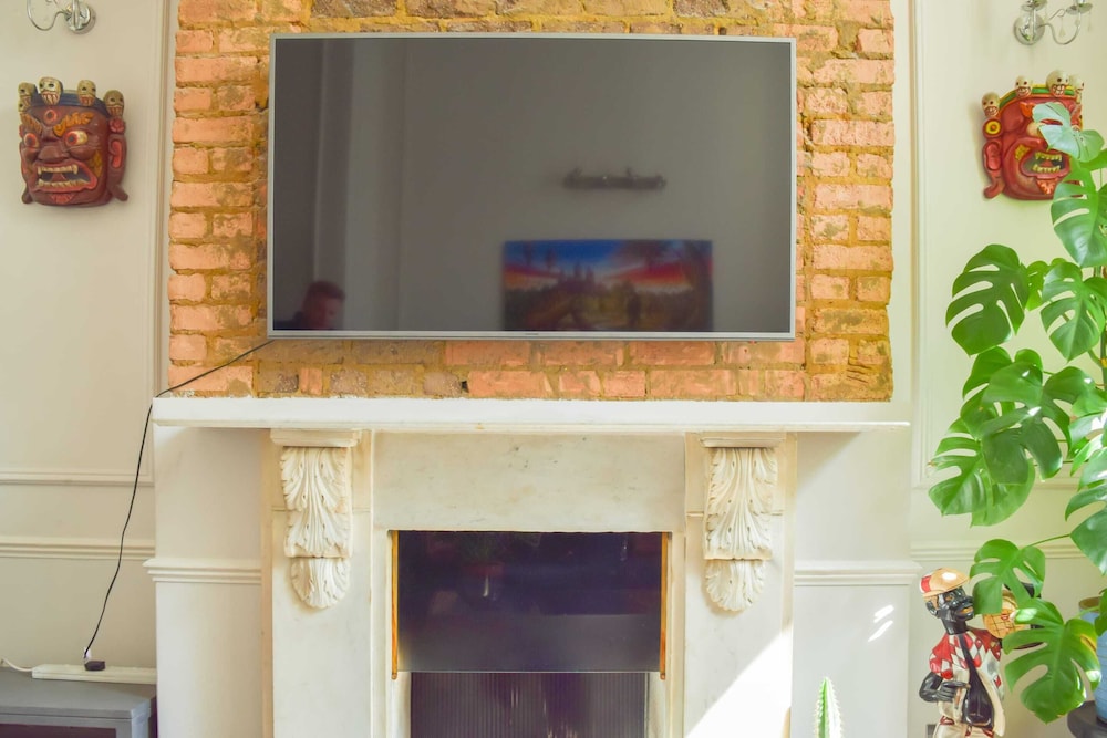 Large 2 Bedroom Apartment in Central London