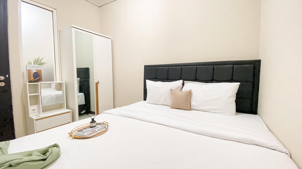 New Furnished and Homey 2BR Apartment Nifarro Park