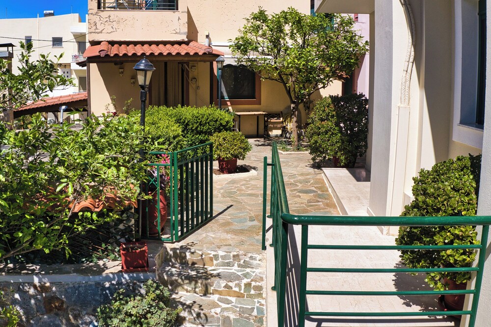 Marilizas Spacious Maisonette
