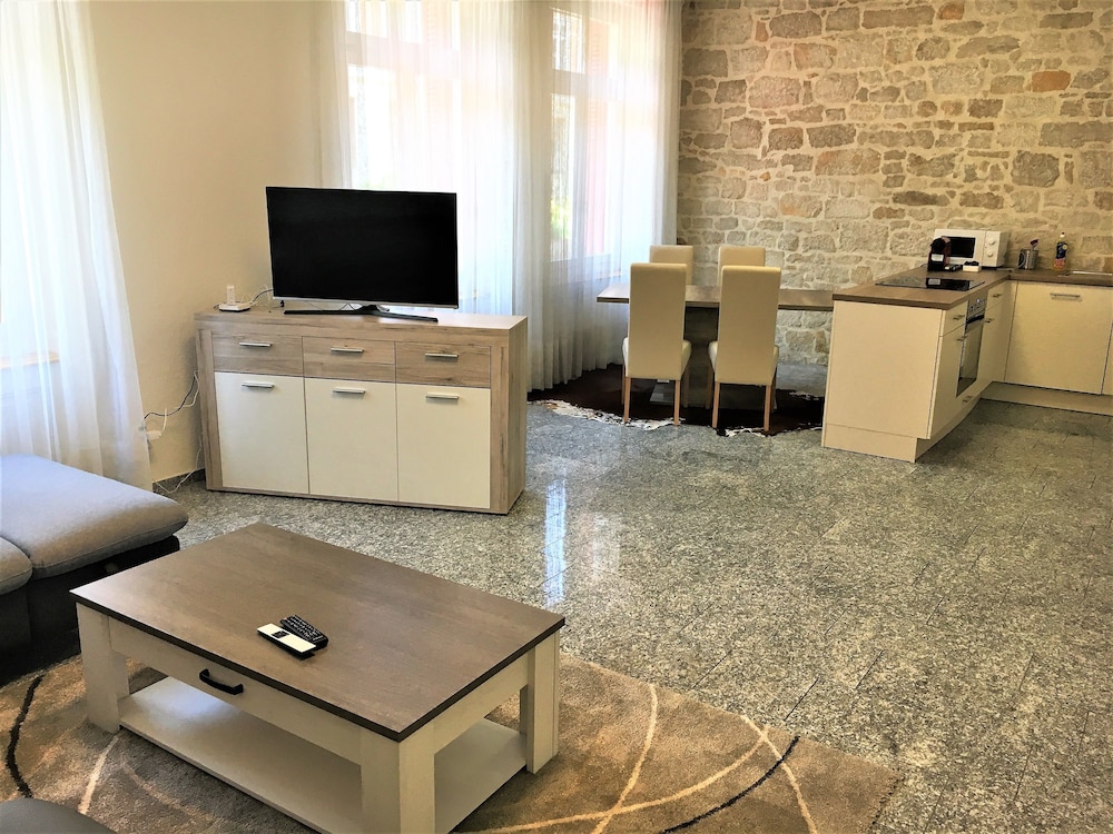 Ariba Aparthotel