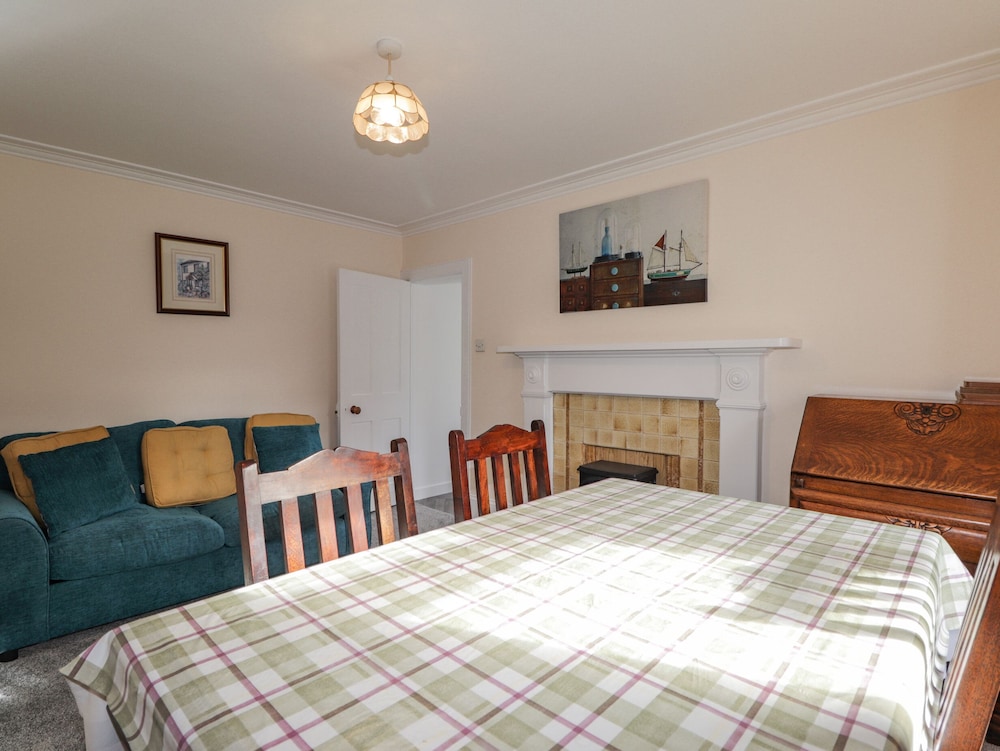 19 Reidhaven Street view 5