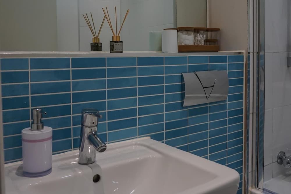 City Centre Chic Apartment With 2 Bedrooms