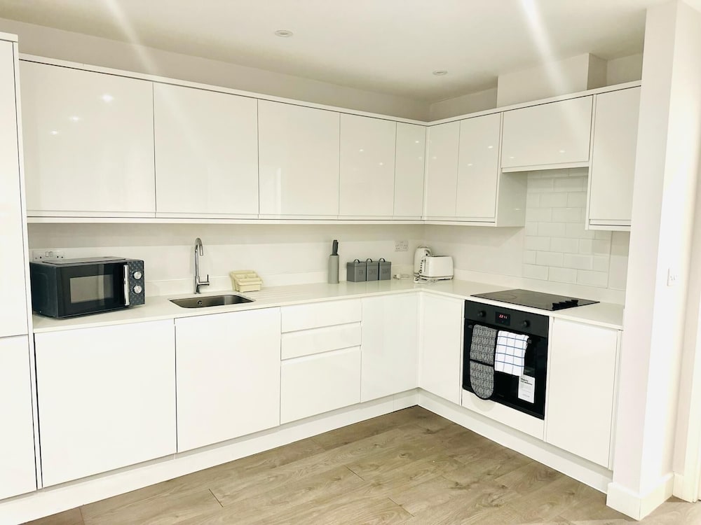 Spacious Margate Apartment- Beach,arts&high Street view 3