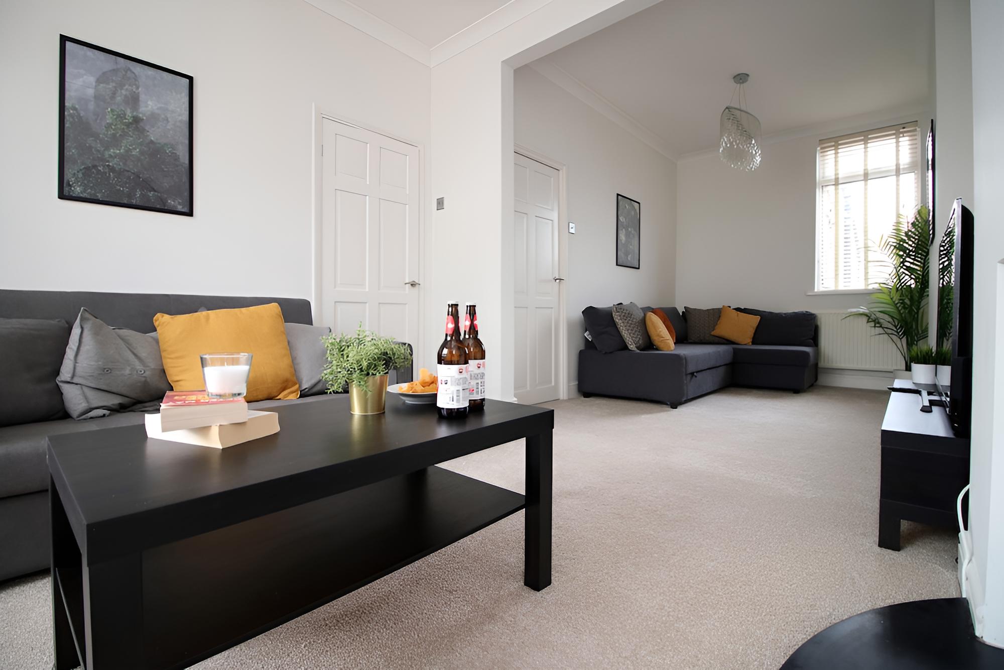 Cardiff Vacations - Mawr Terrace by Ty SA -NEW sleeps 8 - Property Image 4