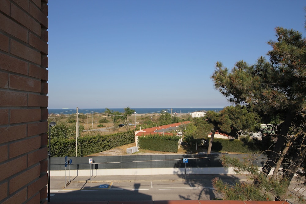 Apartment 150m From the Beach