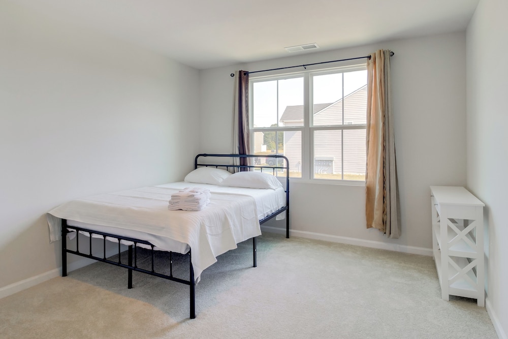 Modern Townhome w/ Patio 7 Mi to Dtwn Cartersville