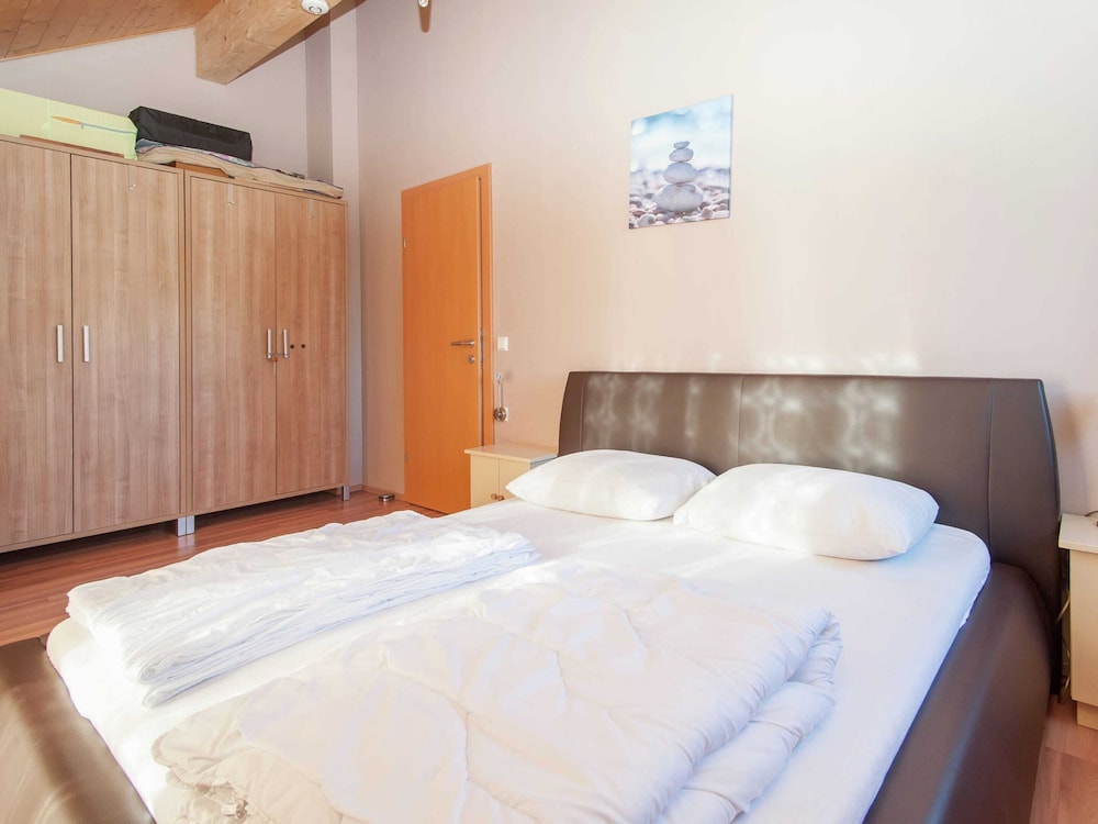 Spacious Chalet near Ski Slopes in Kotschach-Mauthen view 2