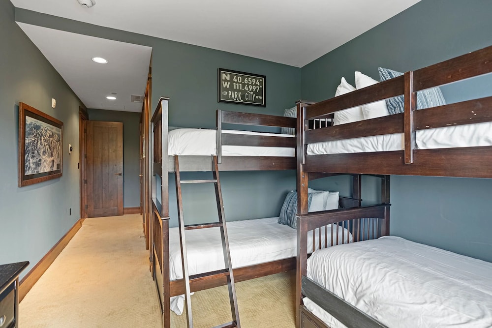 Arrowleaf Lodge at Deer Valley Resort - Three Bedroom Residence #203 3 Condo