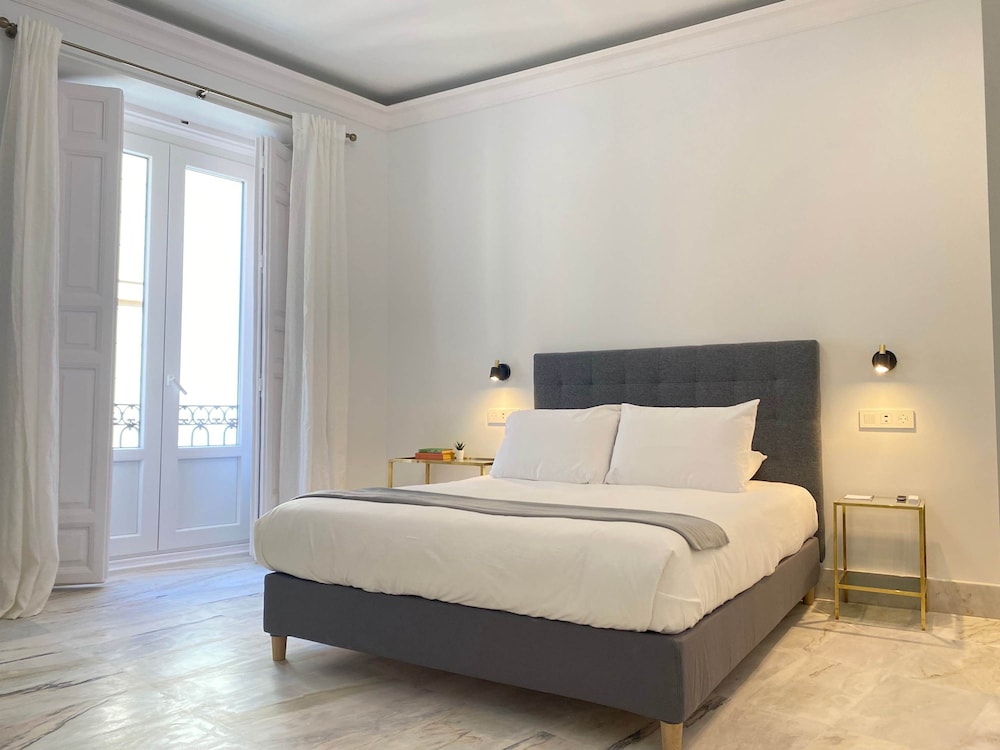 Lovely 3BR Near Palacio Real