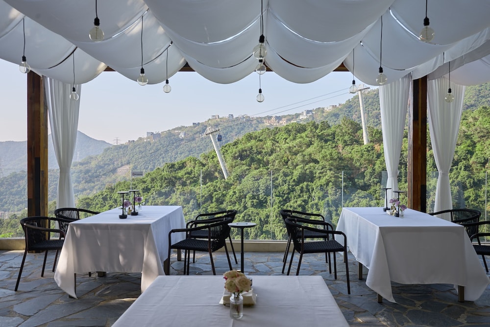Miyue Shenzhen Tianlu Secret Wild Wizard Holiday Hotel