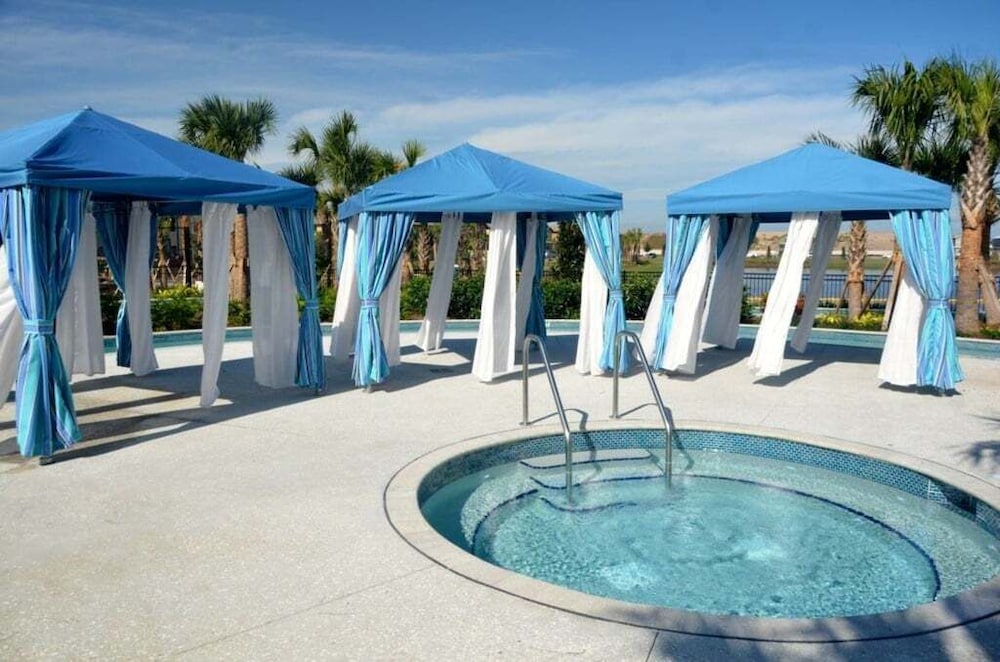Beautiful Tranquil Relaxing Home With Private Pool 4 Bedroom Townhouse