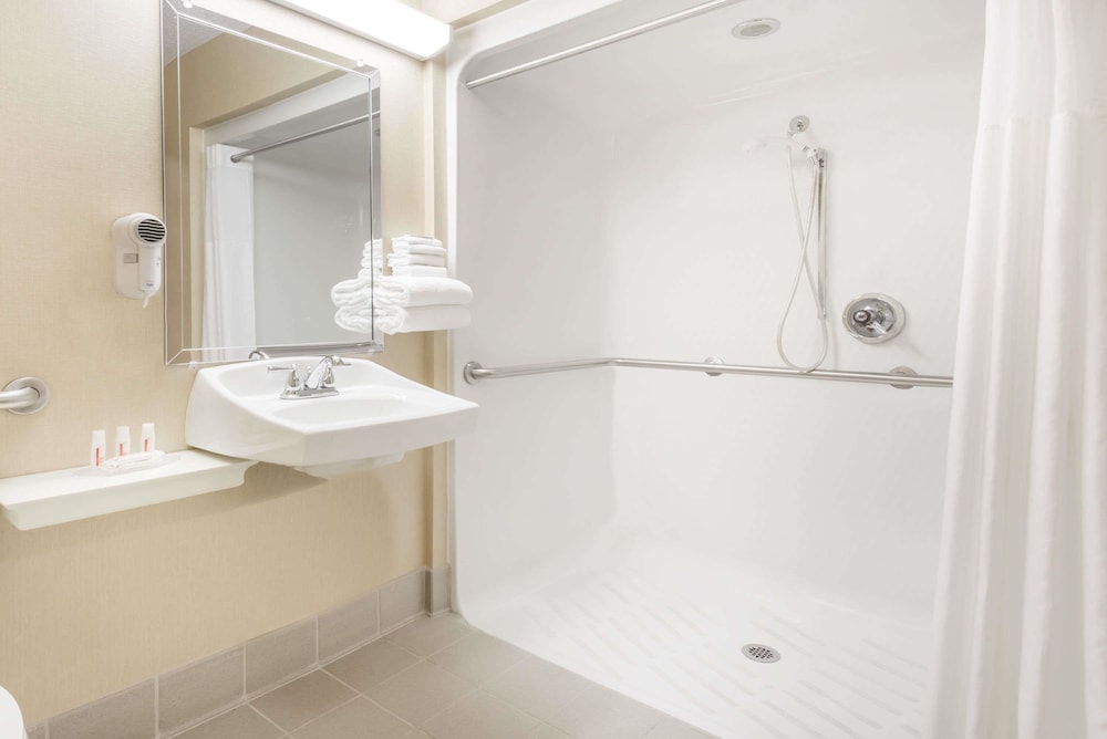 Athens Vacations - Quality Inn - Property Image 52