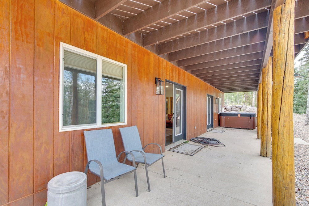 Hot Tub, Game Room! 3-story Brian Head Home