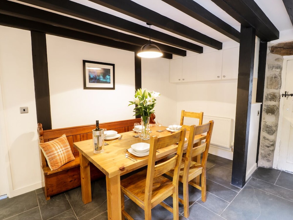Hen Gelligemlyn - The Annexe