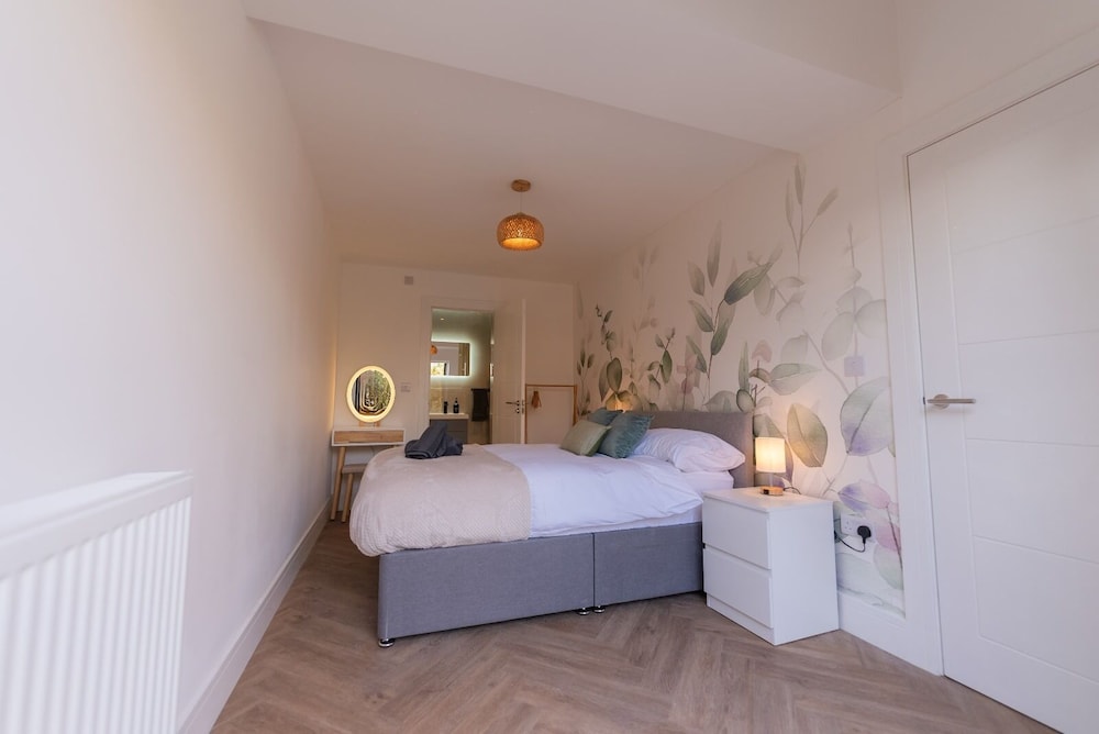 Luxury 8 Bed Home Manchester