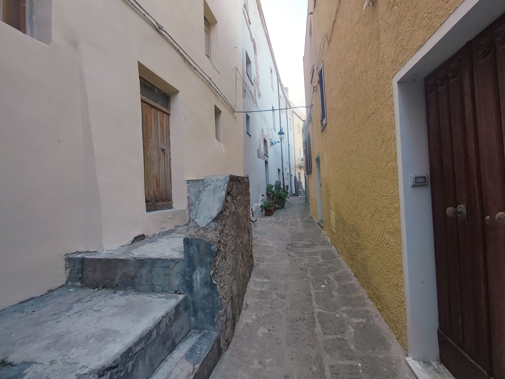 Room-l'appusentu in the Historical Cente