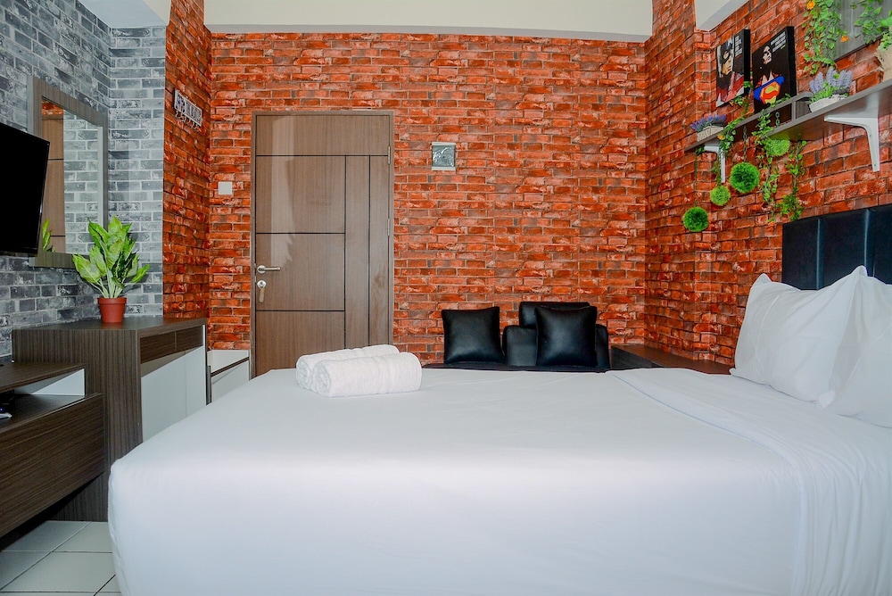 Comfy and Contemporer Studio Kemang View Apartment
