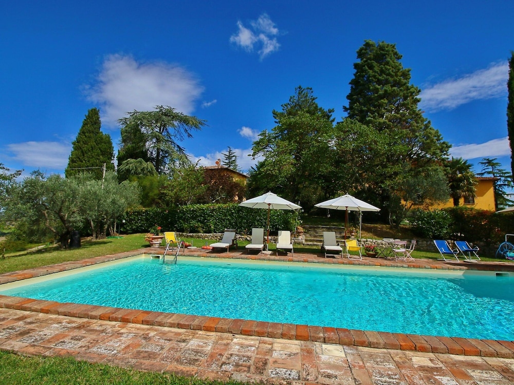 Farmhouse in Todi With Pool & Theater Nearby photo 2