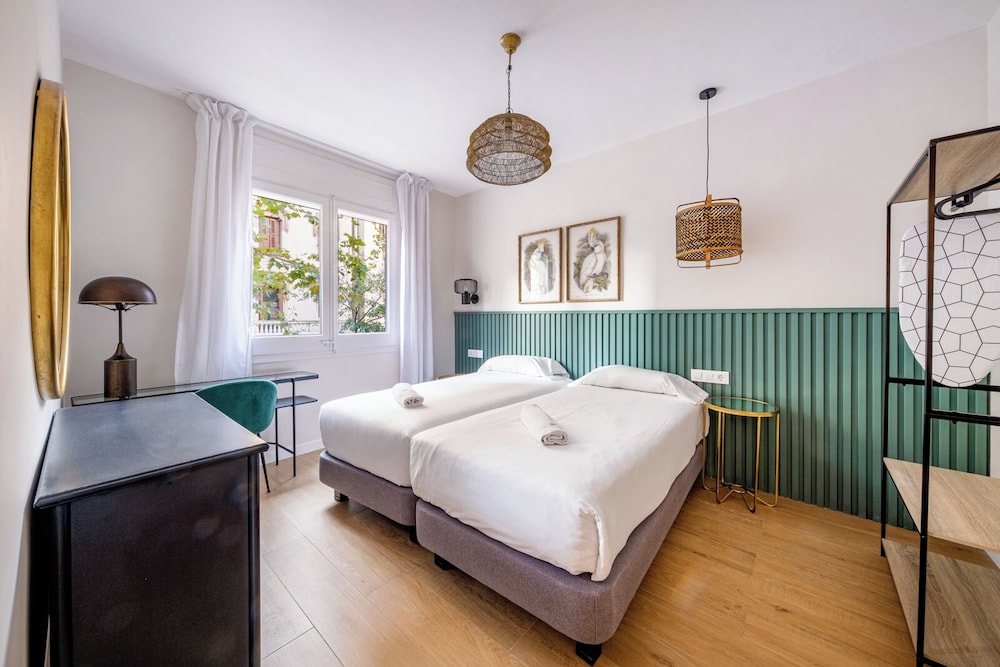 BeBarceloner Eixample Apartments