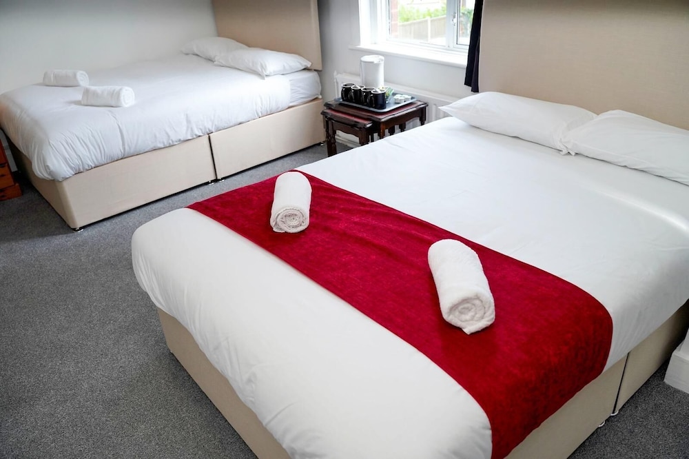 Horley Vacations - Gatwick Birchwood Lodge - Property Image 10