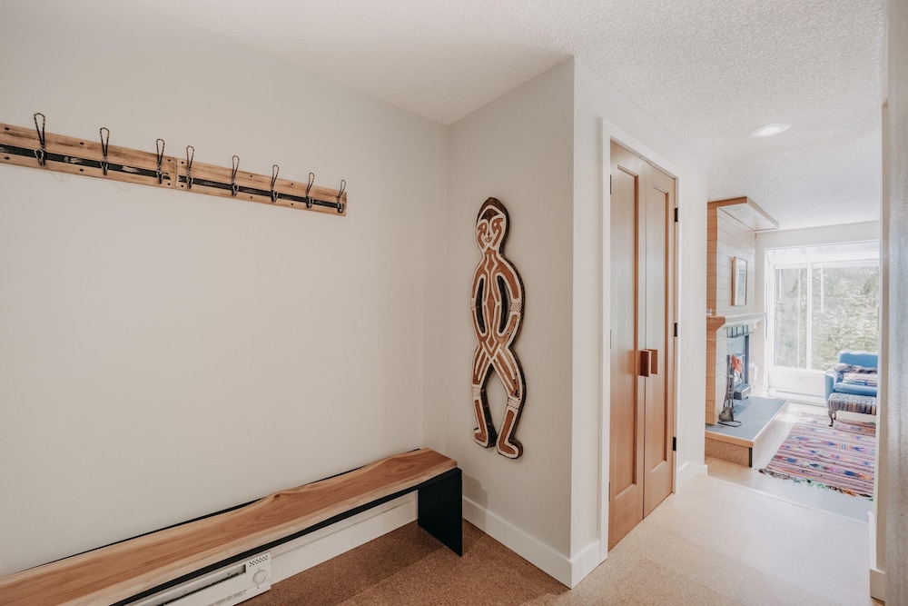 Condo 90 With Wifi, Pets OK and Great Resort Amenities