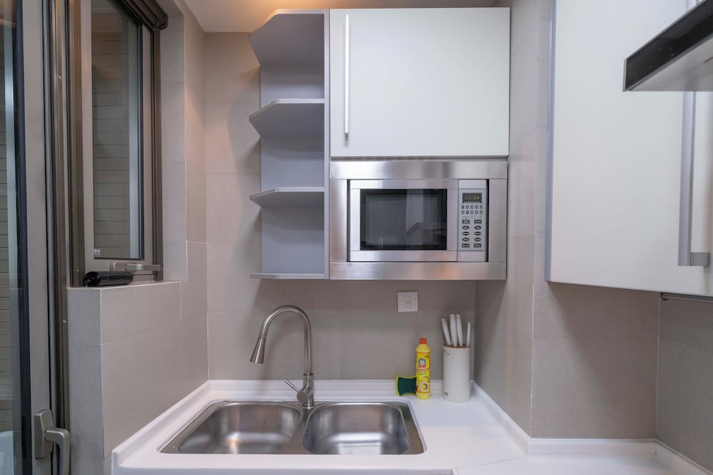 Tyms Stylish 1BR 1BA Apt Xujiahui Center
