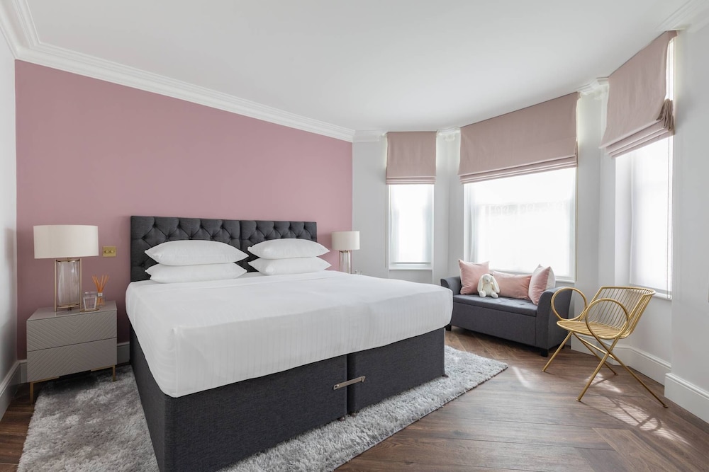 Westbourne Park Road Xviii by Onefinestay