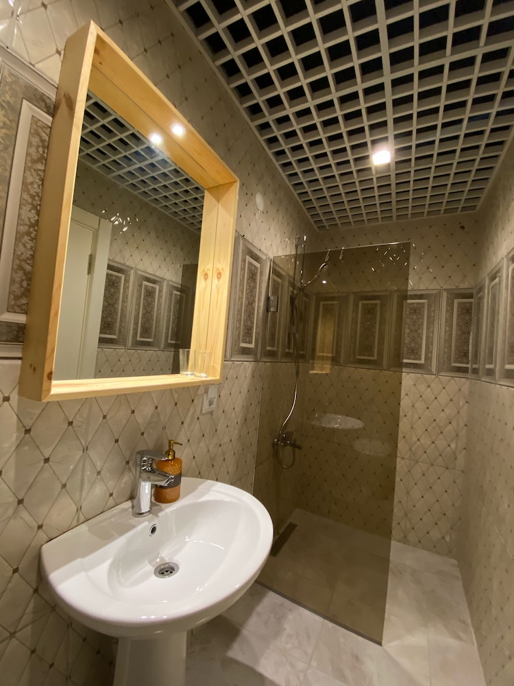 Deer Hotel & Hostel
