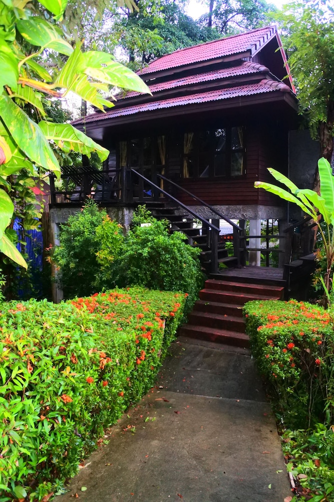 Baan Laanta Resort and Spa