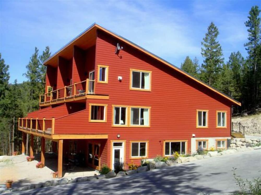 Crooked Tree Guest Suites