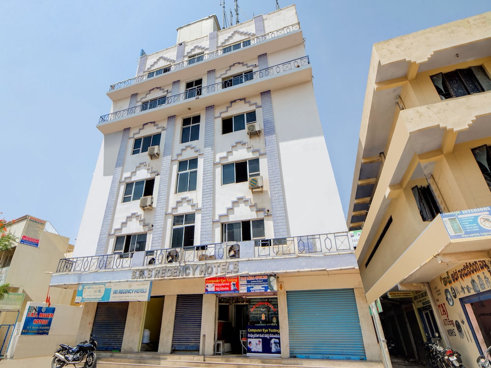 OYO 40720 Hotel Srs Regency