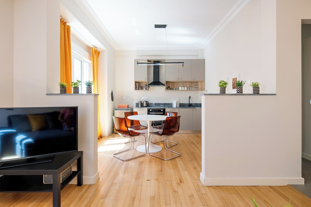Spark 2-Bedroom Apartment in Athens