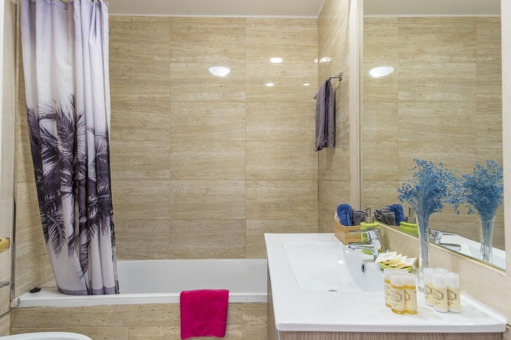 LV Premier Chiado CH2 Balcony Spacious Elevator view 3