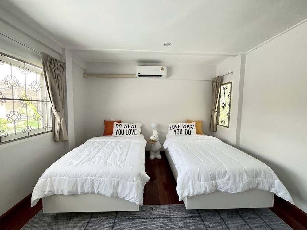 5 Beds 452sqm With Private Garden Pet-friendly Cctv Quiet and Homey