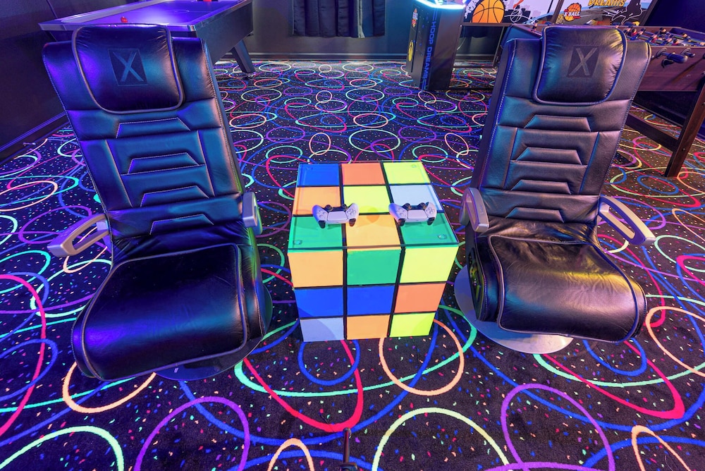 Awesome 8BR Villa Disney Arcade Pool