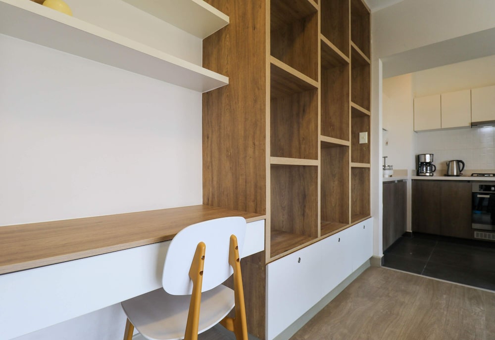 w Comfy 2BR w Park View in Miraflores